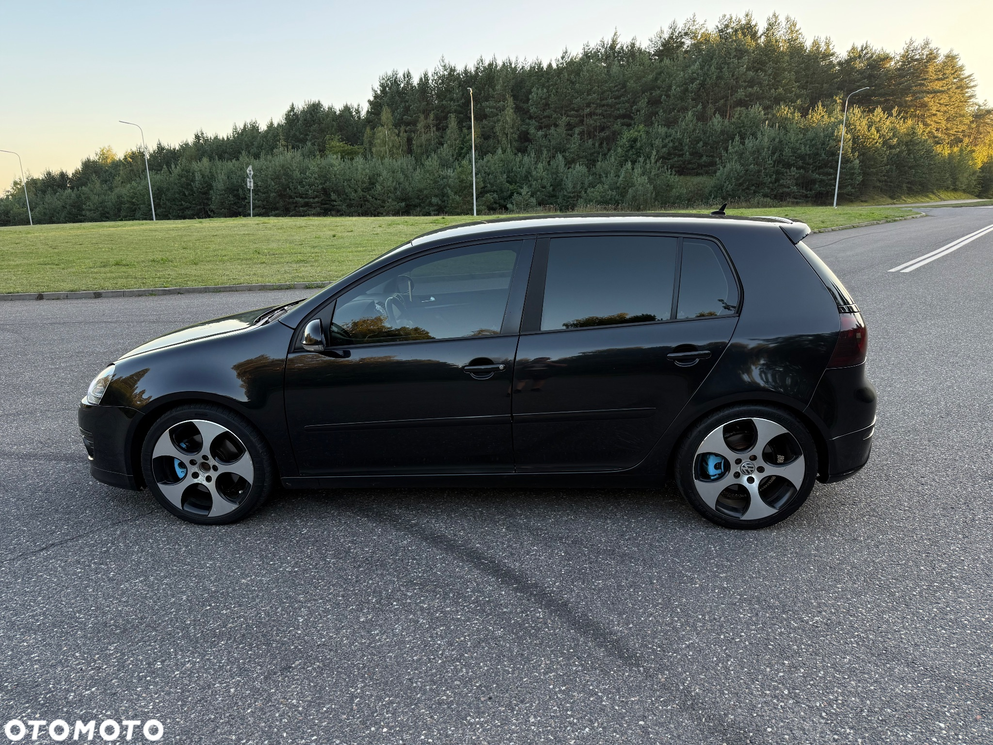 Volkswagen Golf V 2.0 TDI DPF GT DSG - 2