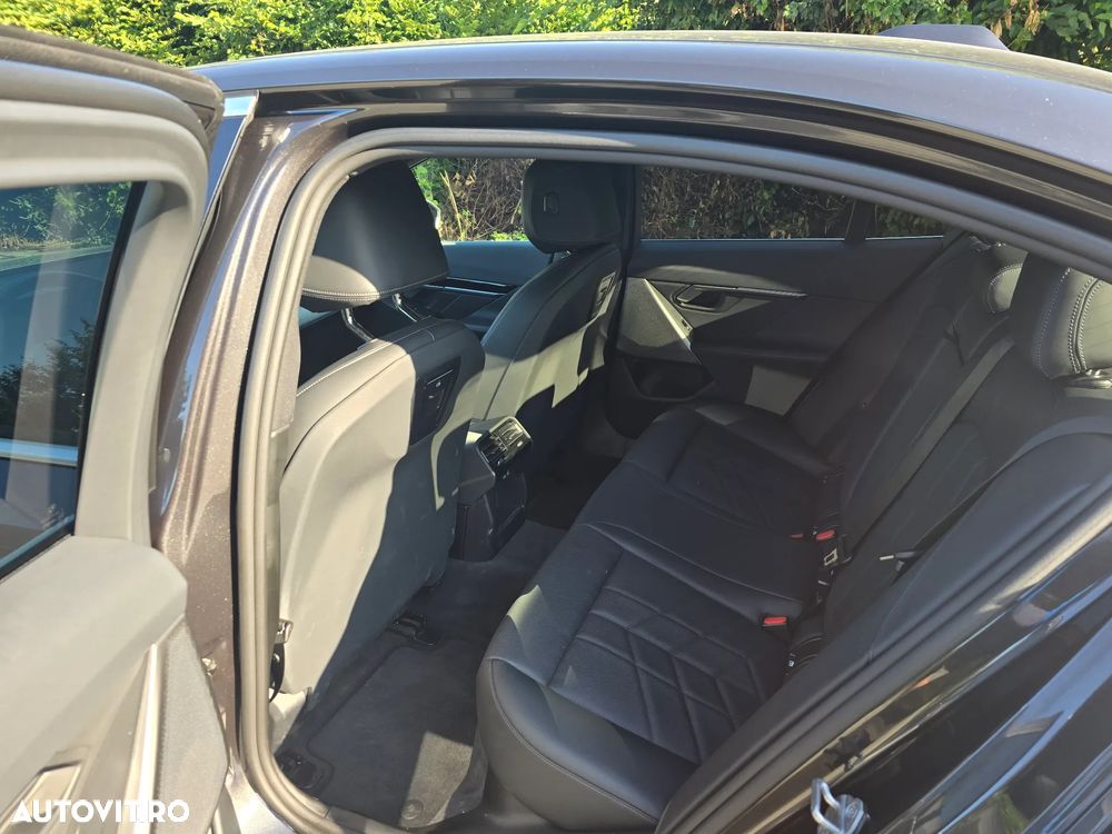 BMW Seria 5 520d AT MHEV - 8
