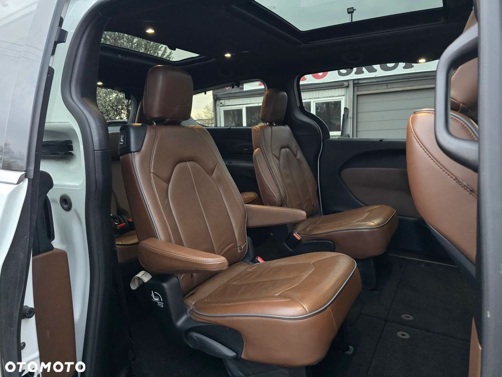 Chrysler Pacifica - 37