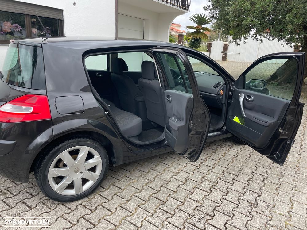 Renault Mégane 1.5 dCi Privilège - 10