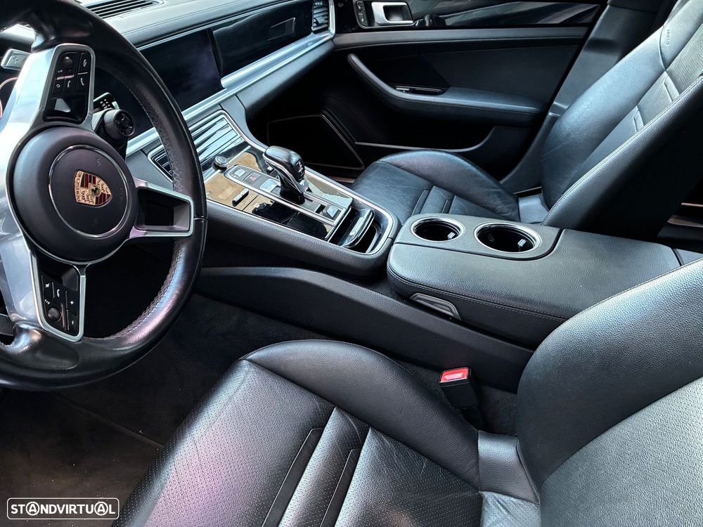 Porsche Panamera 4 E-Hybrid - 6