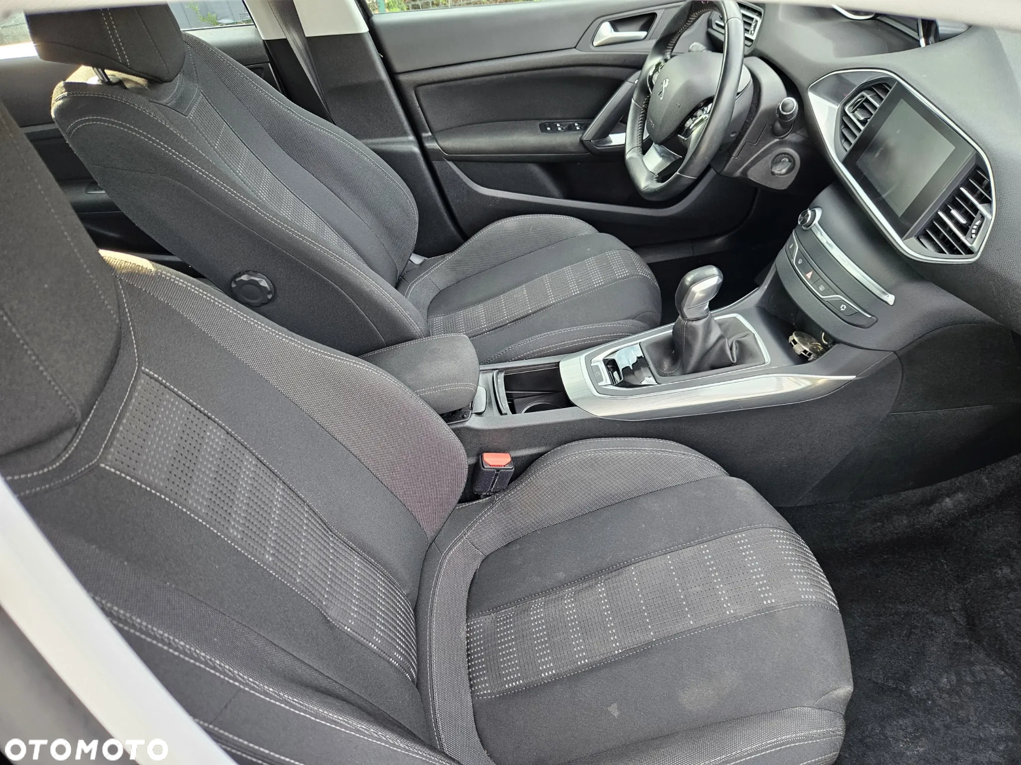 Peugeot 308 - 8