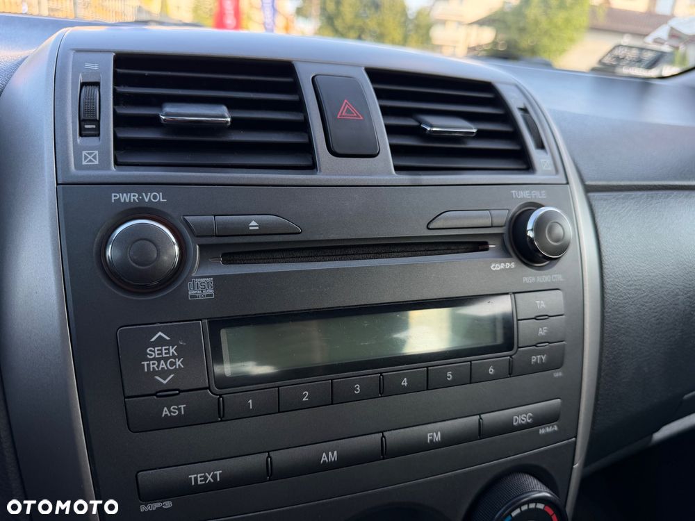Toyota Corolla 1.6 VVT-i Luna MM - 22