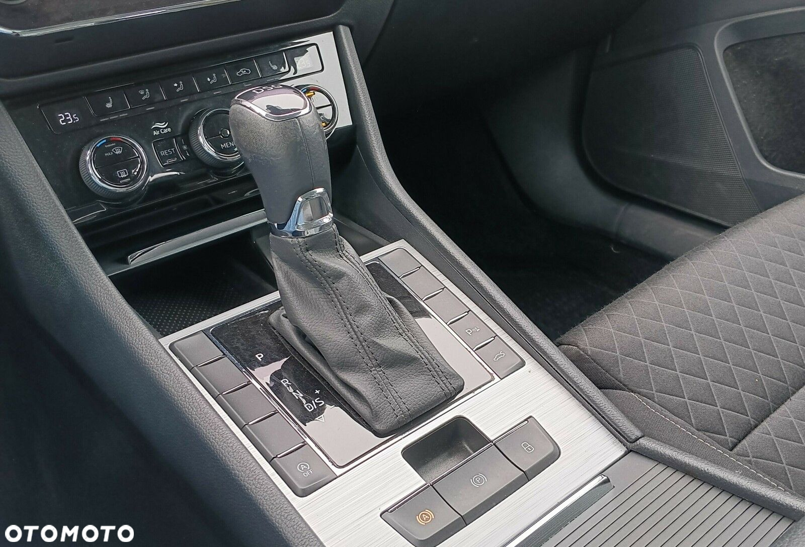 Skoda Superb 2.0 TDI SCR Ambition DSG - 21