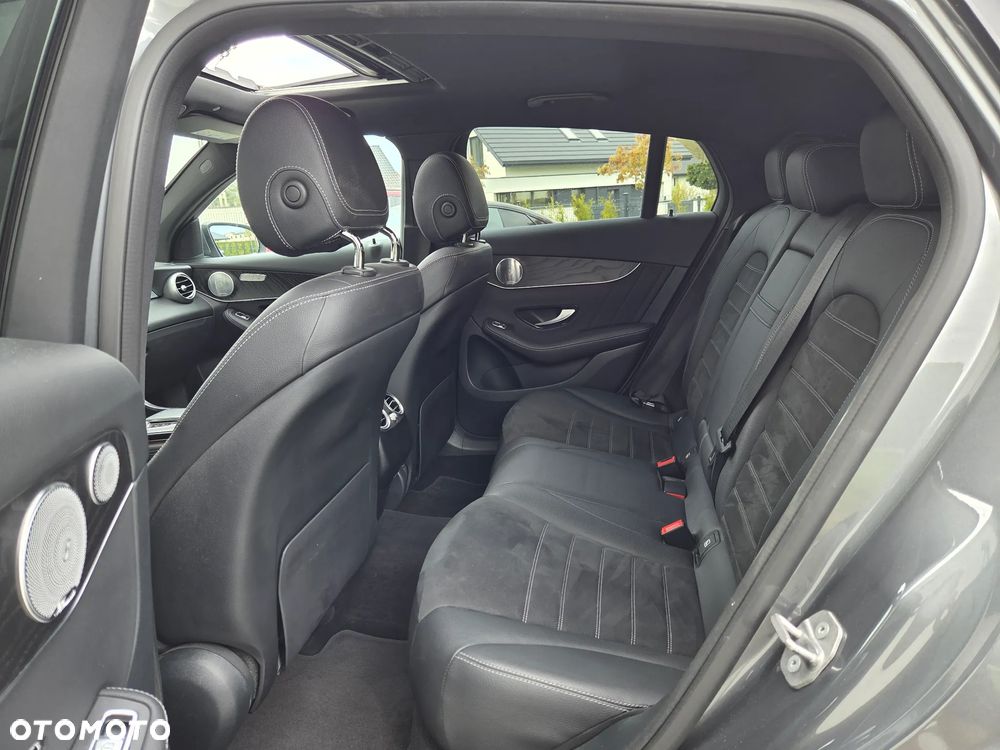 Mercedes-Benz GLC 200 4Matic 9G-TRONIC AMG Line Plus - 21