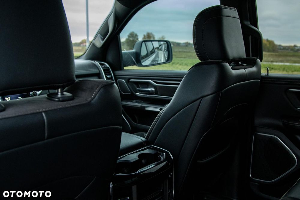 RAM 1500 5.7 Crew Cab Shortbed Laramie Black - 25