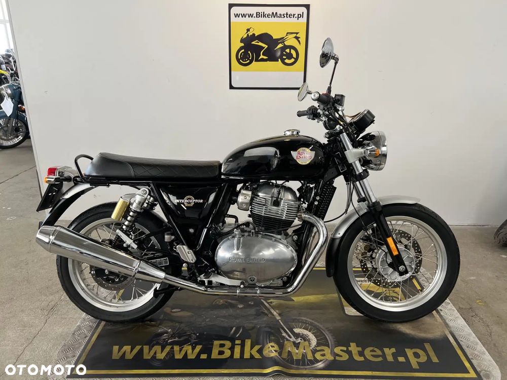 Royal Enfield Interceptor - 1