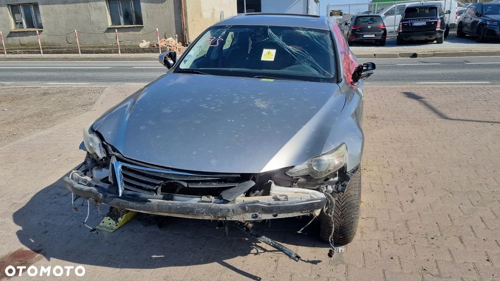 Lexus IS 300h Elegance - 4