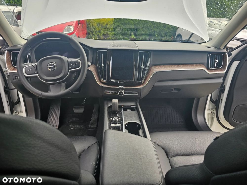 Volvo XC 60 B5 B AWD Geartronic Momentum Pro - 28