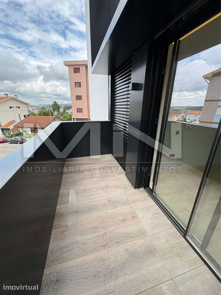 T4 Novo - c/ Terraço e garagem fechada - Grande imagem: 3/31