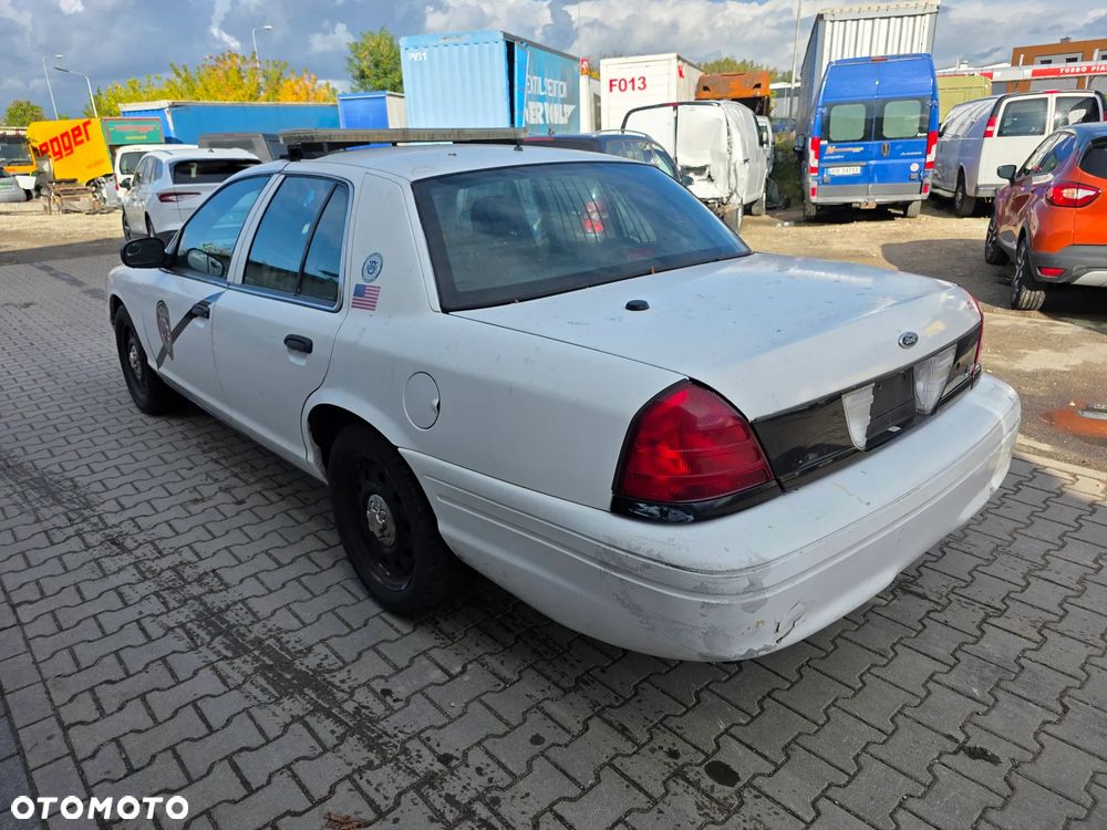 Ford Crown - 5