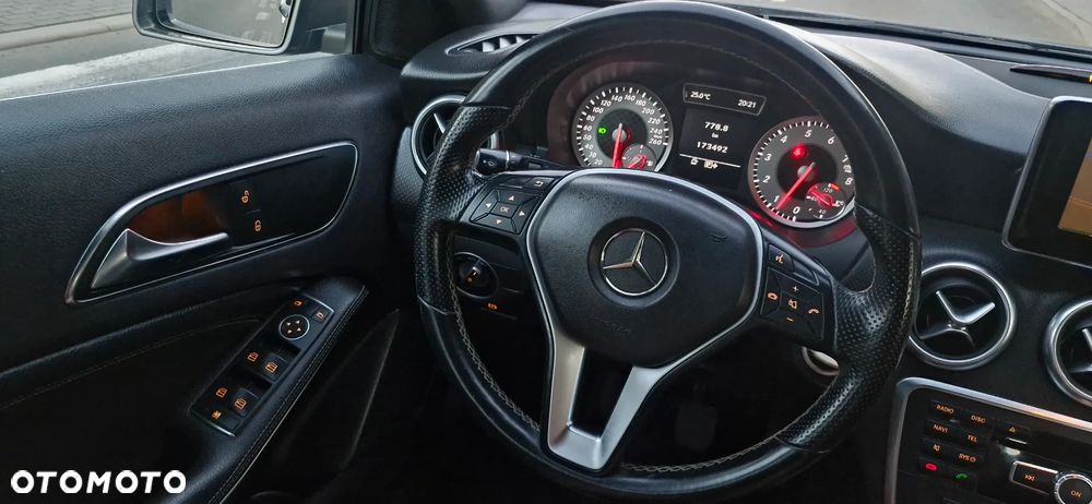 Mercedes-Benz Klasa A 180 Peak Edition - 32