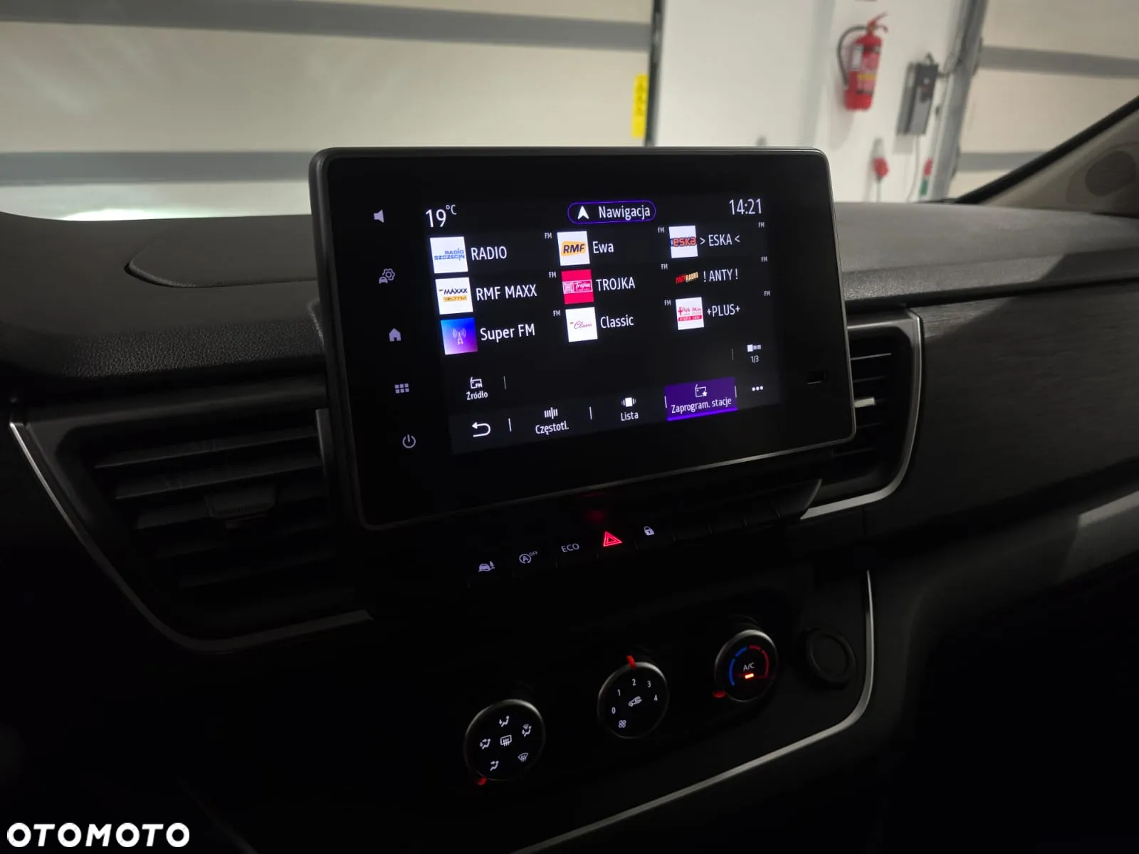 Renault Trafic SpaceClass 2.0 dCi - 11