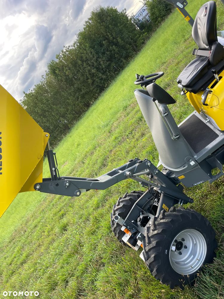 Wacker Neuson D01 1001 Nowe Wozidło Budowlane Rolnicze 4x4. Ładowność 1 tona. Wysokie podnoszenie+KIPER Wysoki! Maszyna sprowadzona z Norwegii. Jest to nowa maszyna przebieg 4.4 mtg.  Kupione w Norweskim salonie z Ekspozycji sklepowej! Stało tylko na pokaz! Silnik Yanmar 3cyl. Potężna moc a maszyna bardzo mała i zwinna. Szybka wolna jazda. Oświetlenie rozbudowane. Wielka Okazja! Jazda Rewers. Hydrostatic! Wielka Okazja - 37