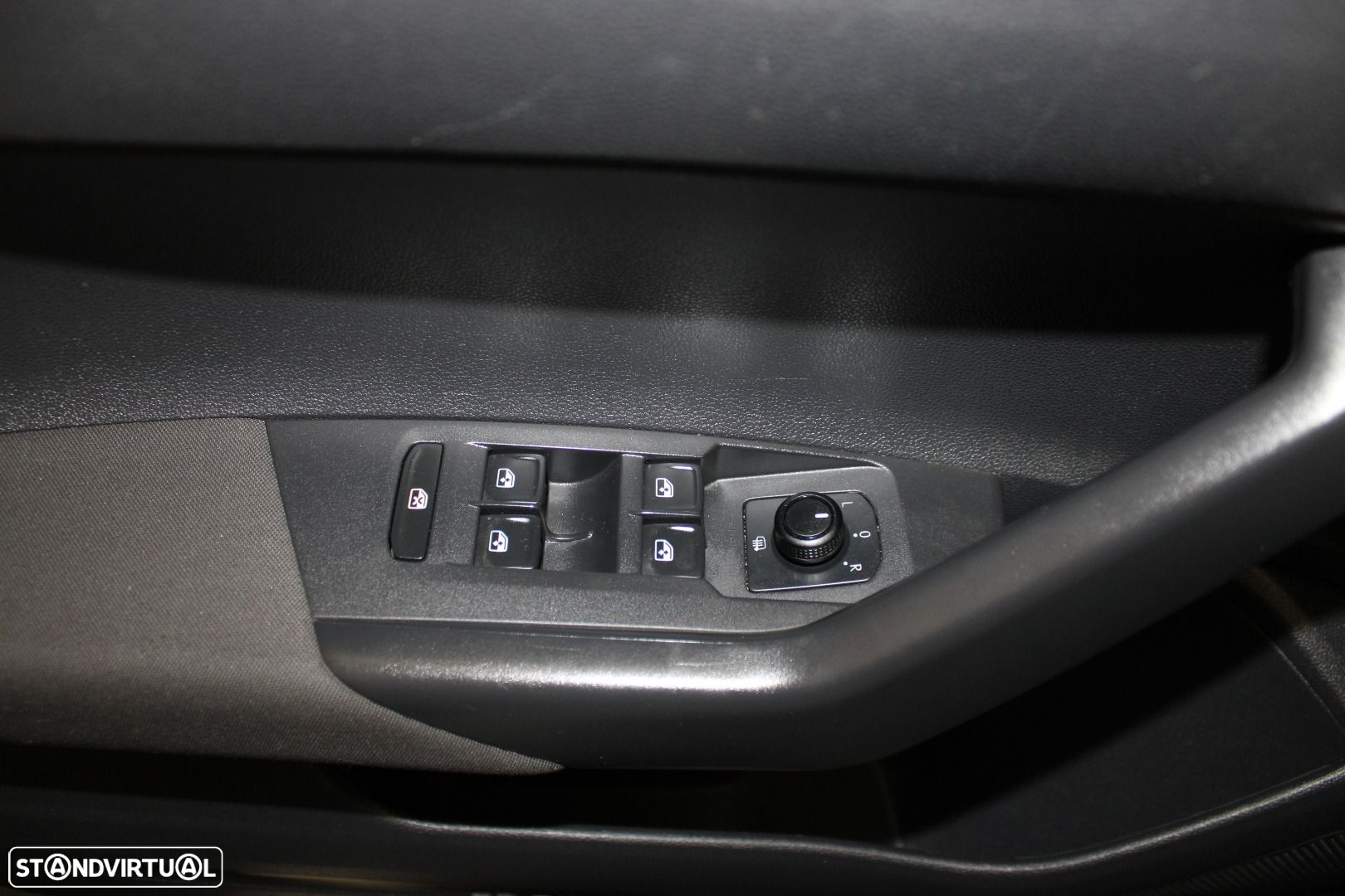 VW Polo 1.0 Trendline - 23