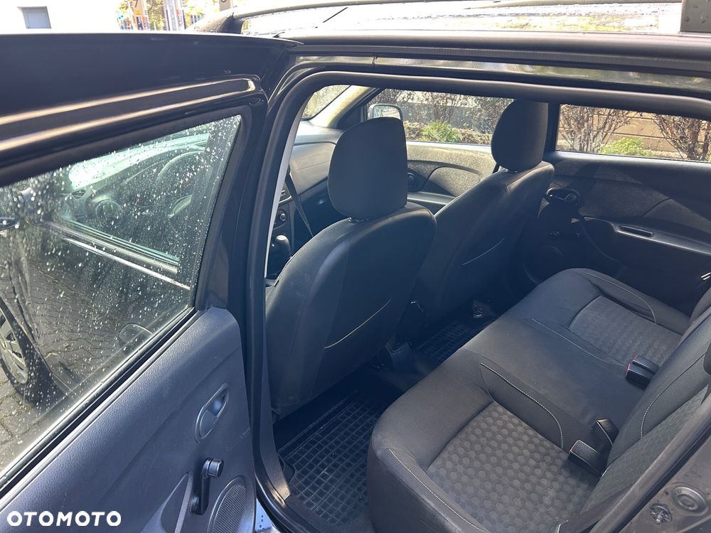 Dacia Logan MCV 1.2 16V Access - 13