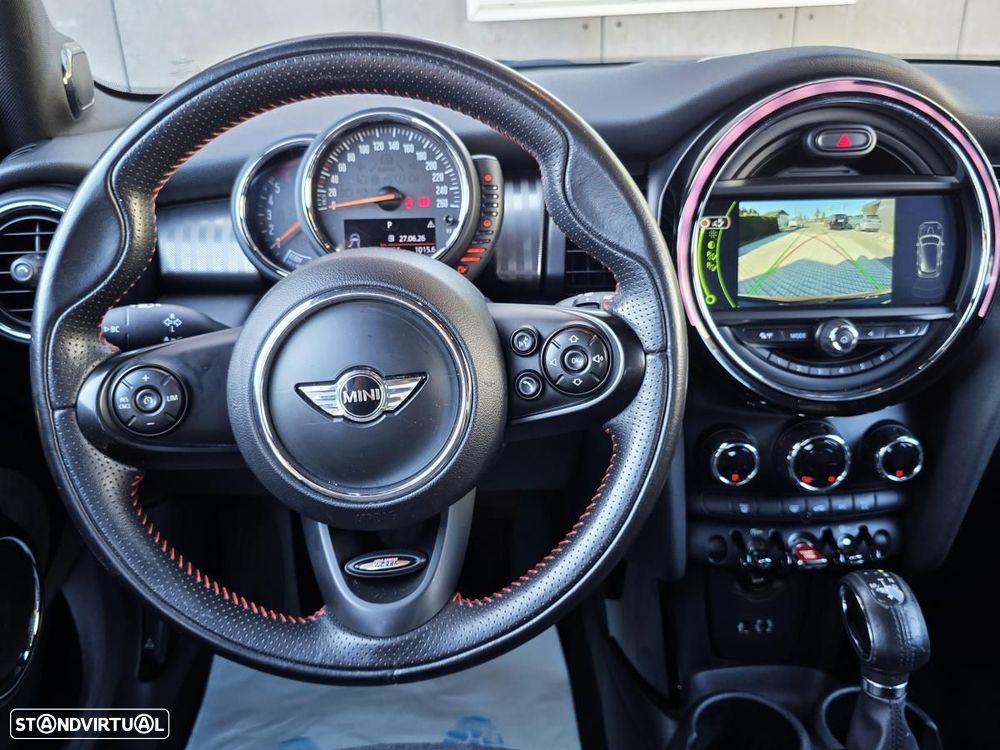 MINI 5 Portas Cooper D Auto - 28