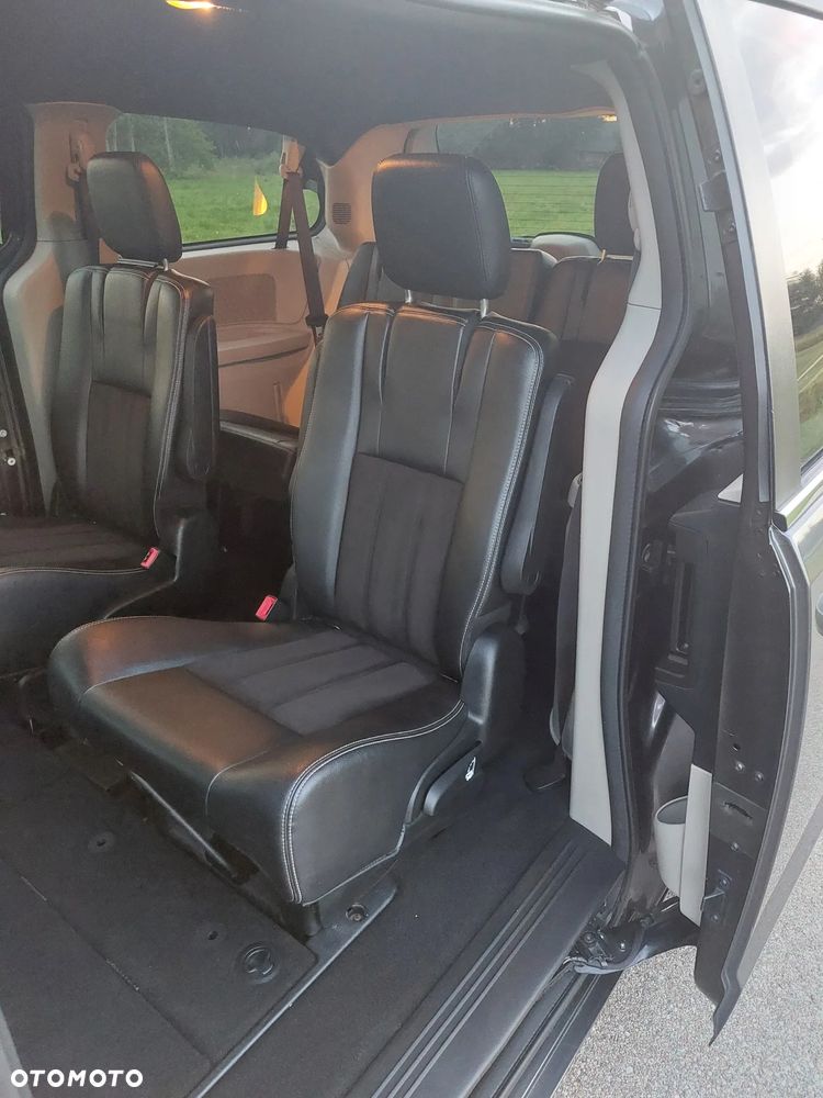 Dodge Grand Caravan - 18