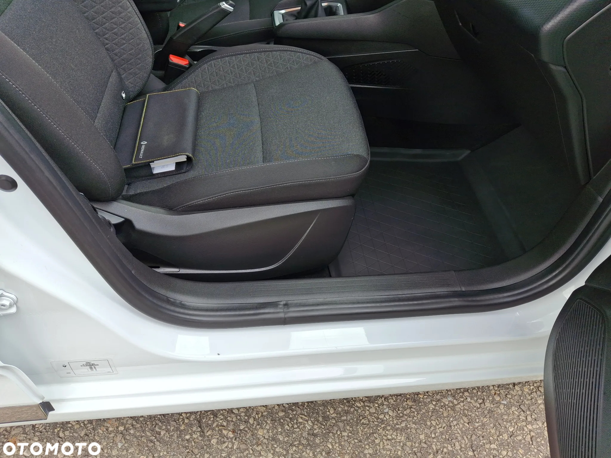 Renault Clio 1.0 TCe Zen - 29