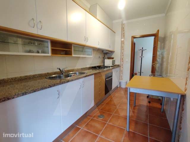 Apartamento T2  junto ao C.C. Glicínias - Grande imagem: 2/17