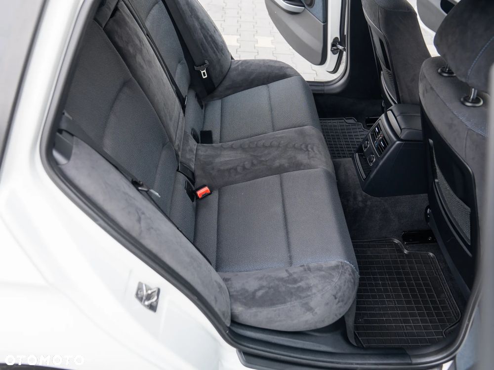 BMW Seria 3 318i Edition Sport - 23