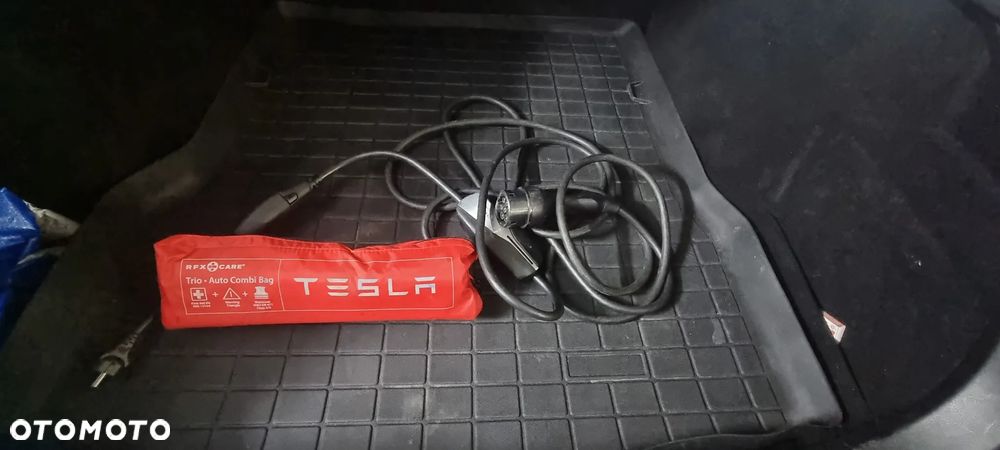 Tesla Model S 85D Allradantrieb - 17