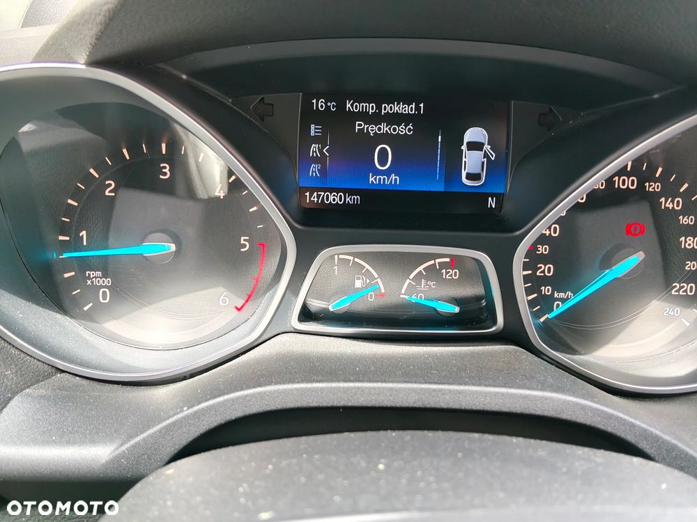 Ford Kuga 2.0 TDCi 2x4 Titanium - 16