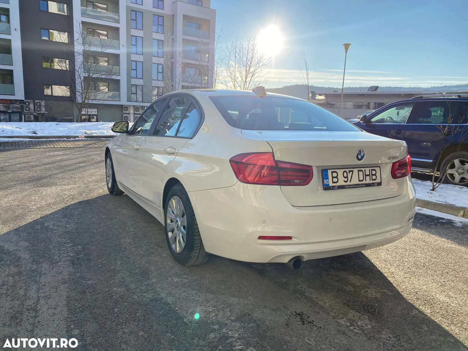 BMW Seria 3 318i - 4