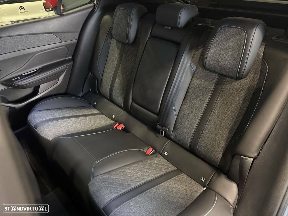 Peugeot 408 1.2 PureTech Allure EAT8 - 10