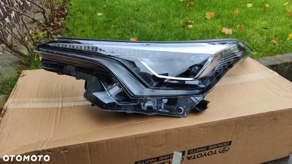 Toyota C-HR 16-19 Lampa Przód Przednia Lewa Full LED Oryginał Nieklejona - 2