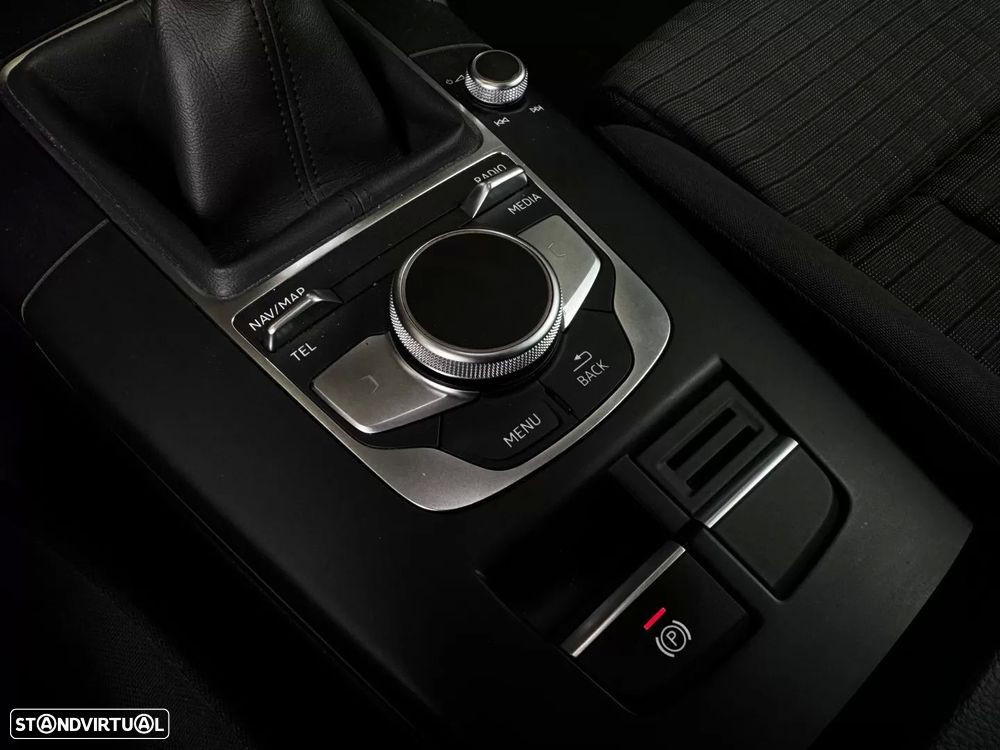 Audi A3 Sportback 1.6 TDI S-line - 36