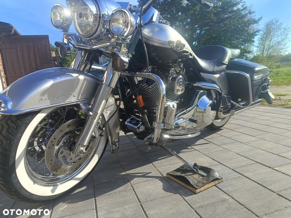 Harley-Davidson Touring Road King - 24