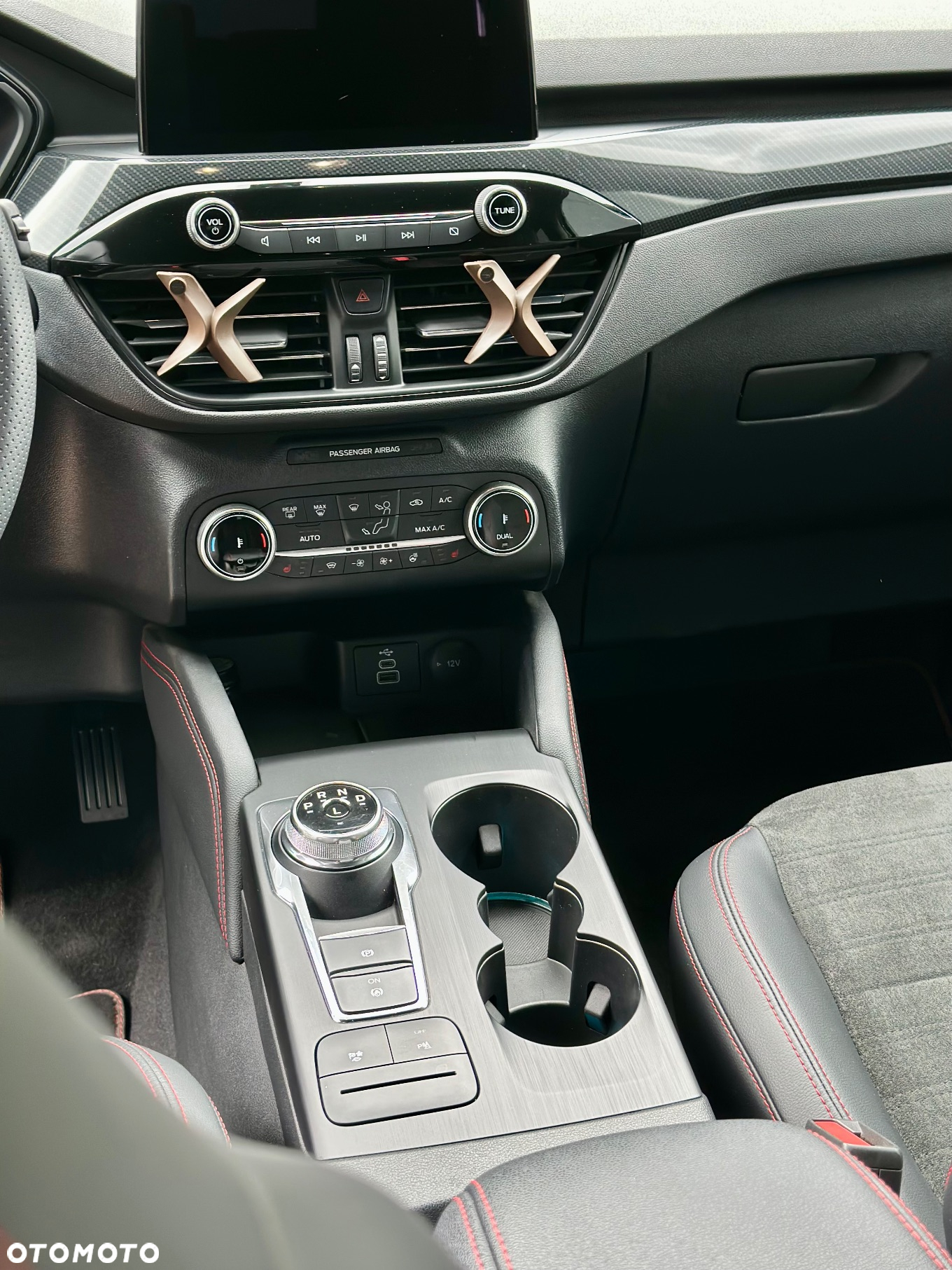 Ford Kuga - 13