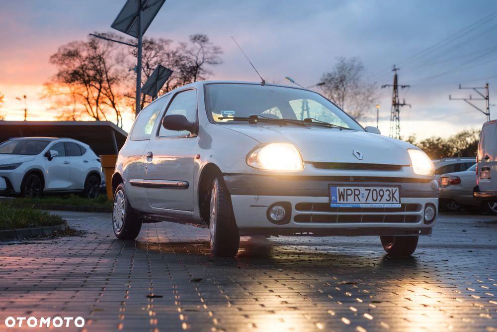 Renault Clio - 2