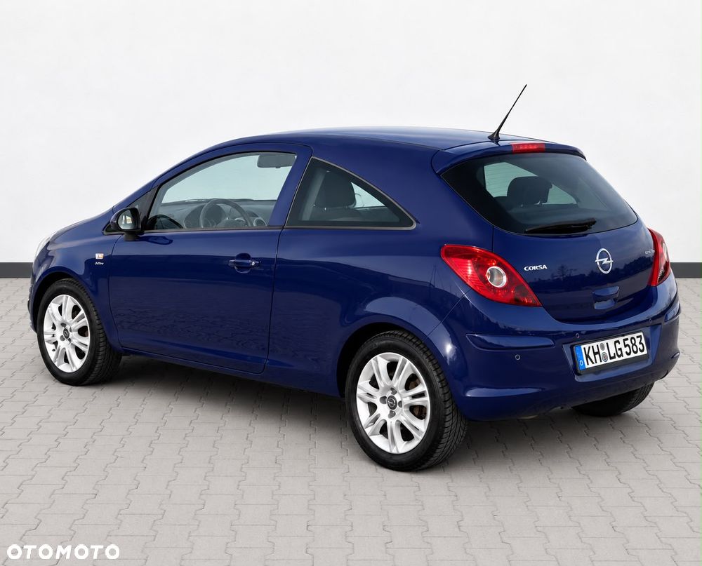 Opel Corsa 1.2 16V Cosmo - 13