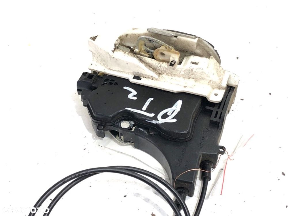 ZAMEK DRZWI PRAWY TYŁ  PEUGEOT 4007 (VU_, VV_) 2007 - 2013 2.2 HDi 115 kW [156 KM] olej napędowy - 2