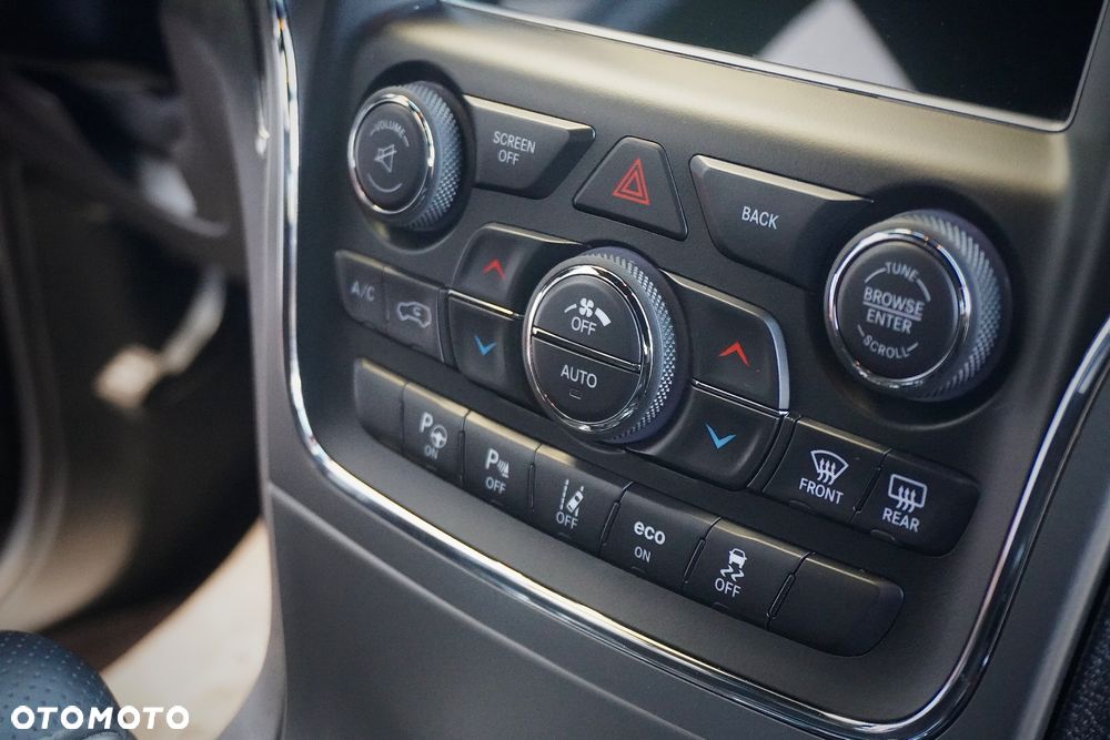 Jeep Grand Cherokee SRT Night - 11