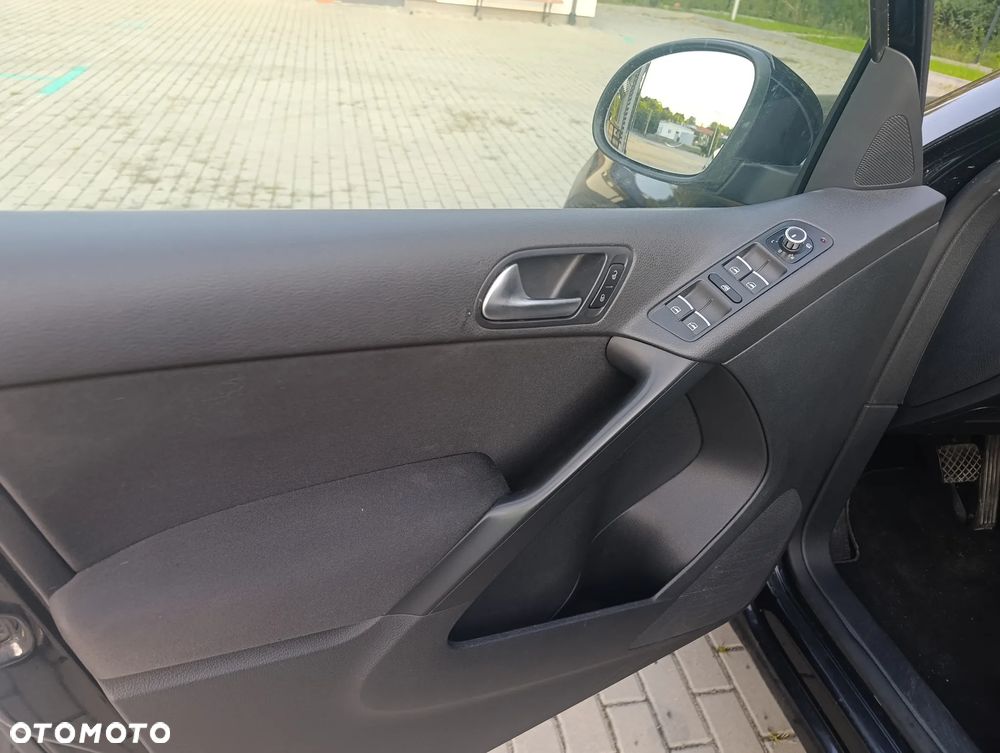 Volkswagen Tiguan - 12