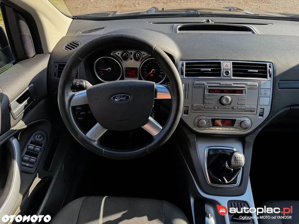 Ford Kuga 2.0 TDCi 4x4 Titanium - 32