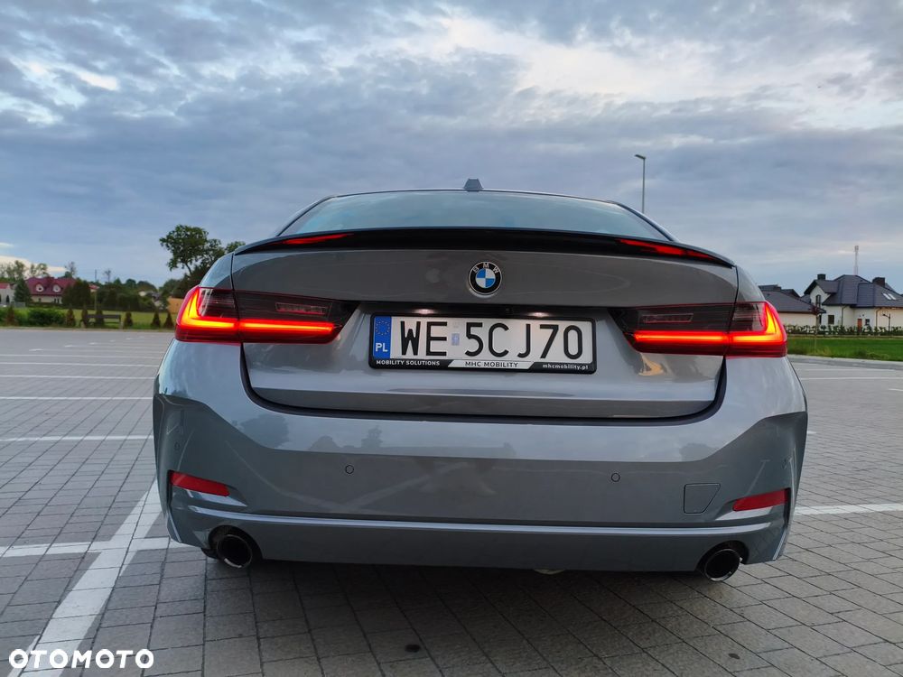 BMW Seria 3 320d xDrive mHEV - 14
