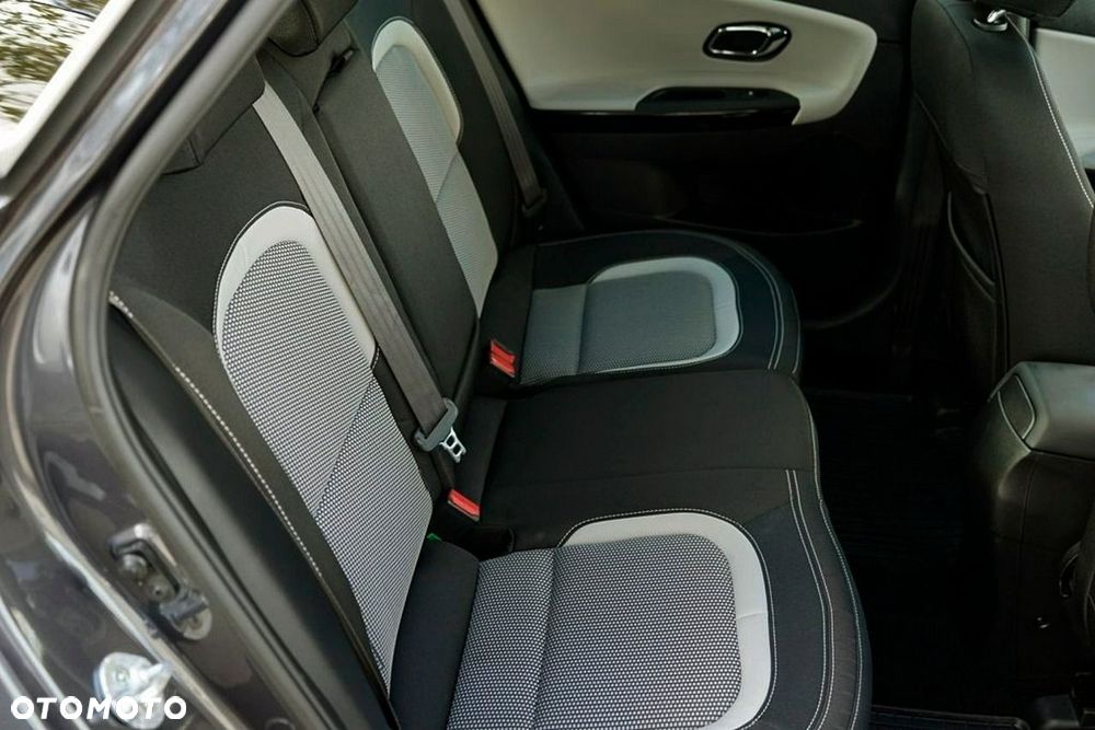 Kia Ceed - 16