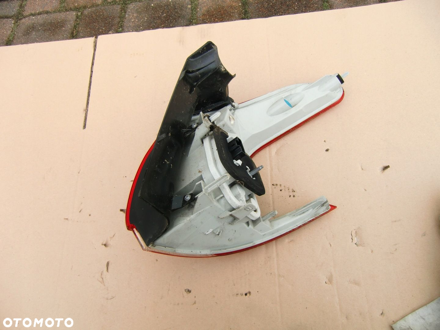 LAMPA LEWA PEUGEOT 2008 EUROPA LADNA - 3