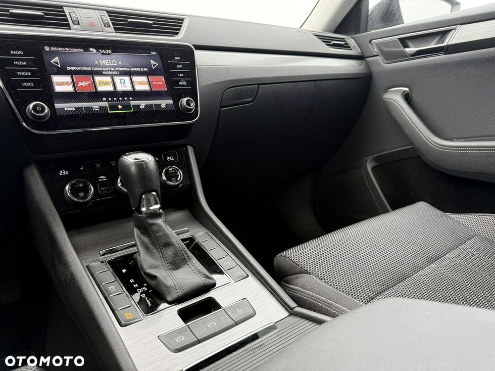 Skoda Superb 2.0 TDI SCR Style DSG - 12