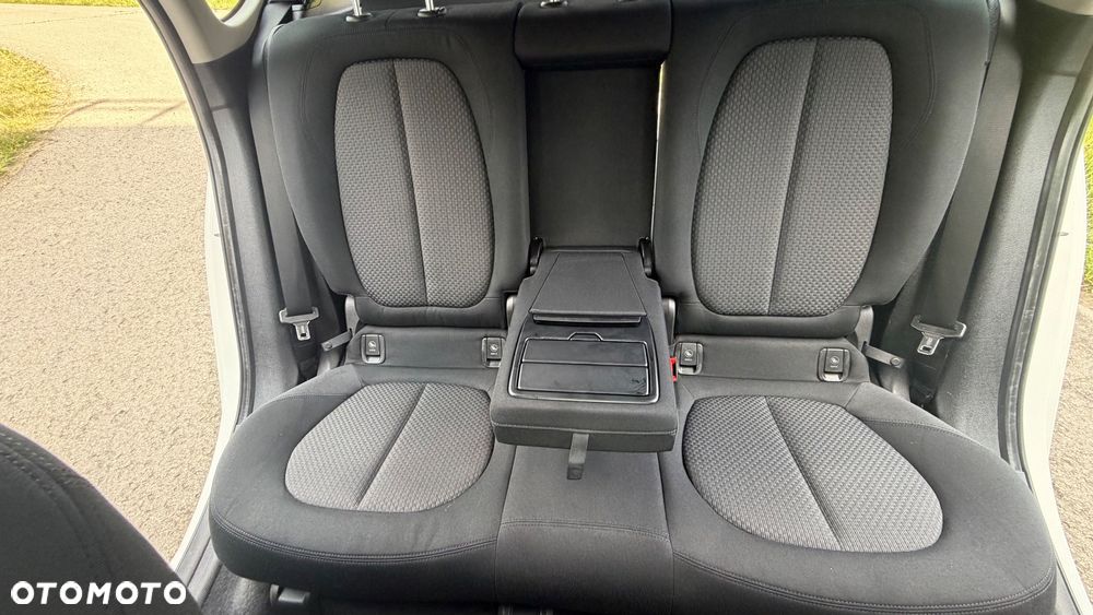 BMW Seria 2 218d - 22