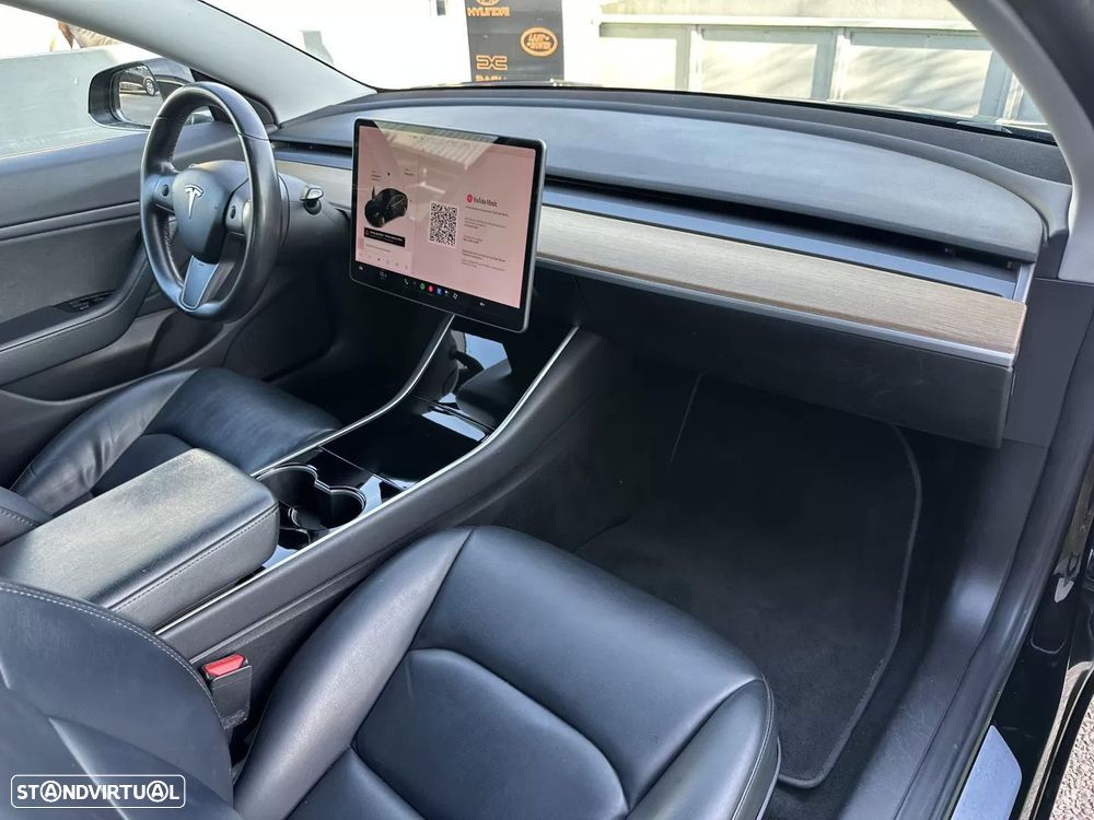 Tesla Model 3 - 41