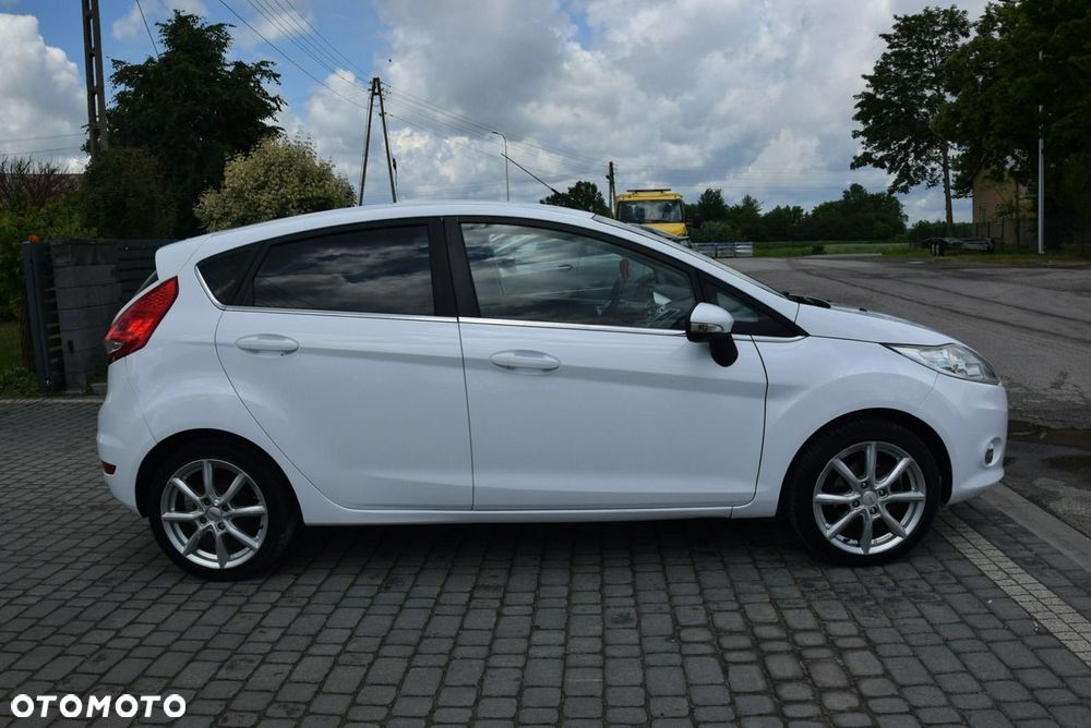 Ford Fiesta - 10