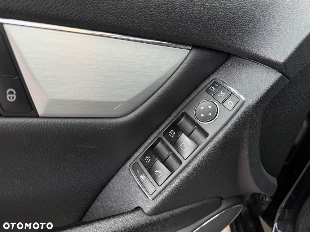 Mercedes-Benz Klasa C 180 BlueEFFICIENCY 7G-TRONIC Avantgarde - 25