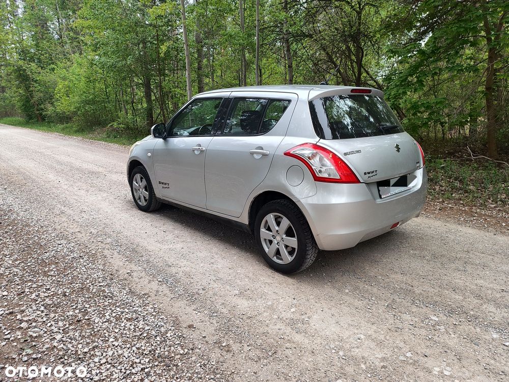 Suzuki Swift - 4