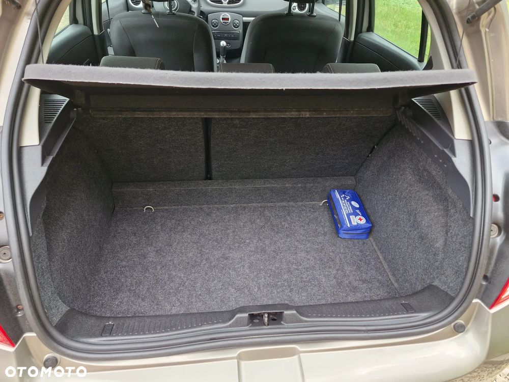 Renault Clio 1.2 16V Pack Authentique - 19