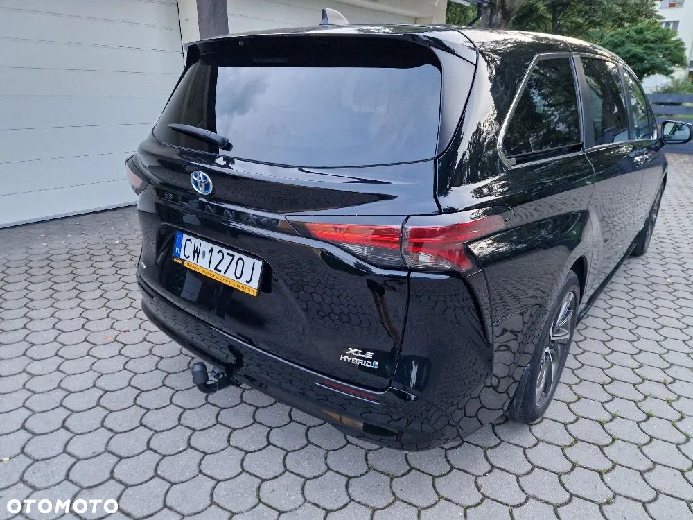 Toyota Sienna - 11
